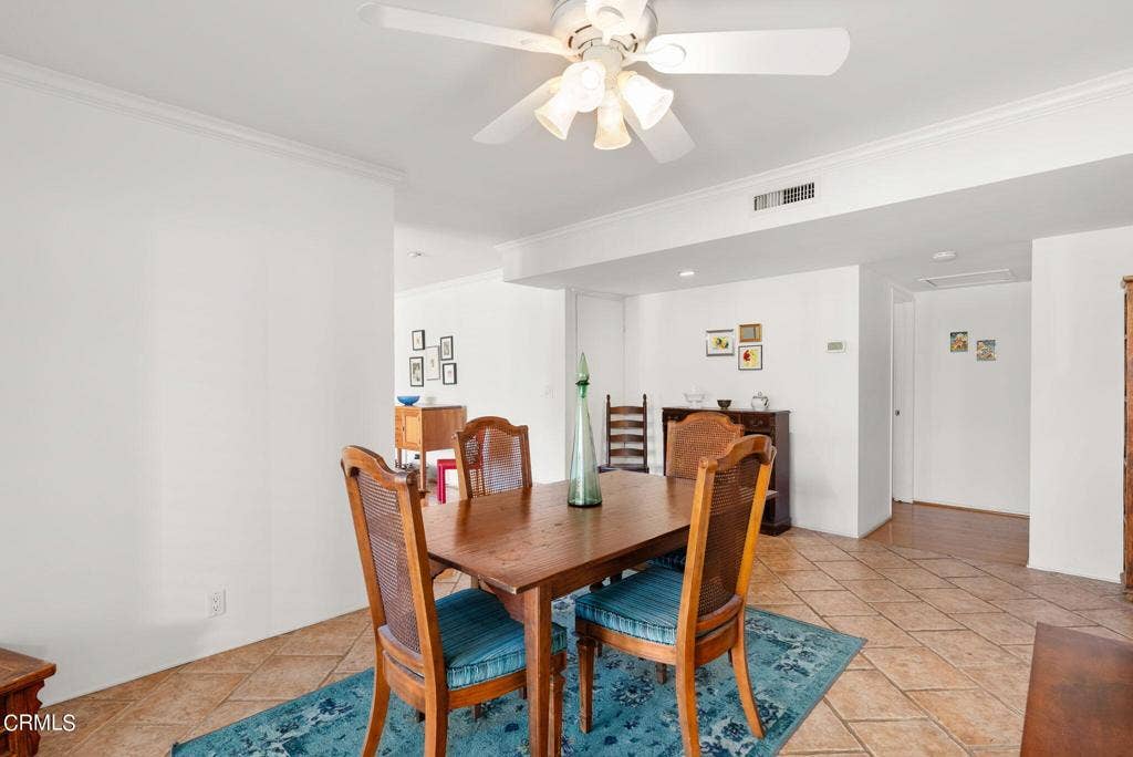 945 S Orange Grove Boulevard, #E, Pasadena, CA 91105 11-web-or-mls-DSC00016-12-6