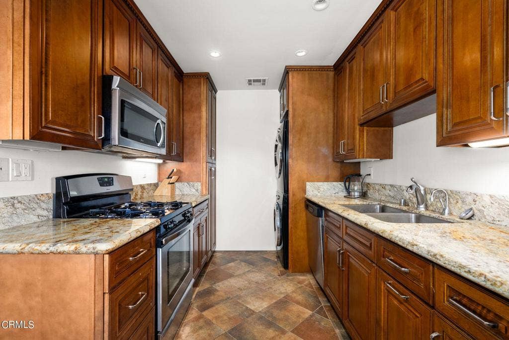 945 S Orange Grove Boulevard, #E, Pasadena, CA 91105 3-web-or-mls-DSC00038-33-17