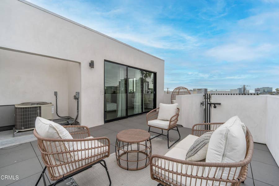 Property photo for 3226 W Robinson Lane, Los Angeles, CA