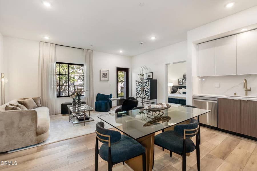 Property photo for 139 S Oak Knoll Avenue, #302, Pasadena, CA