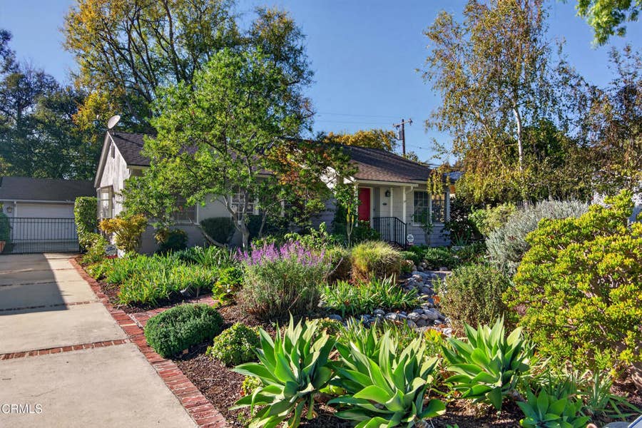 Property photo for 4847 Alminar Avenue, La Canada Flintridge, CA
