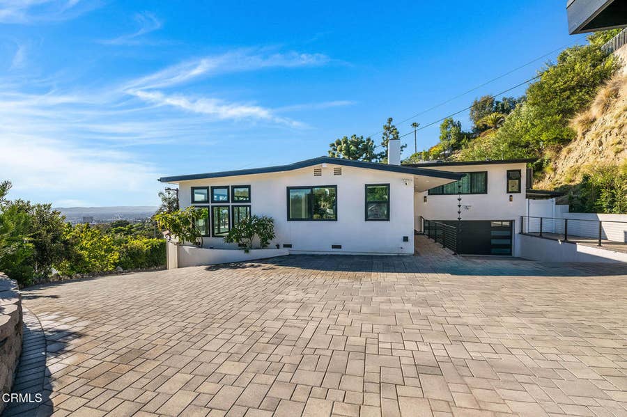 Property photo for 1010 Via Carmelita, Burbank, CA