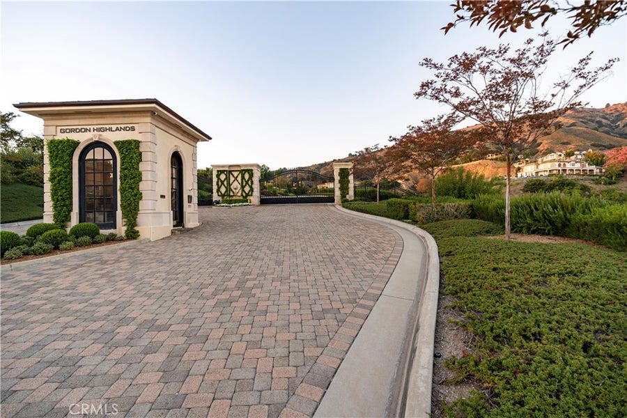 Property photo for 648 Gordon Highlands Road, Glendora, CA