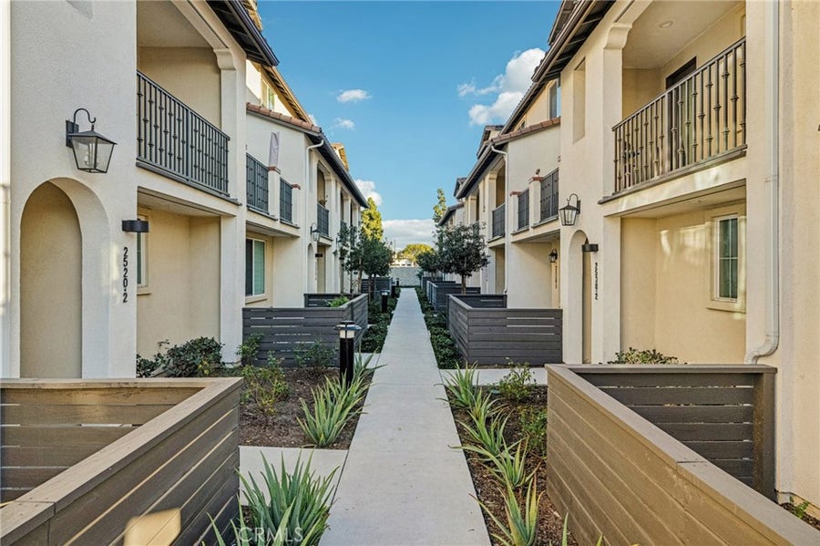 Property photo for 2520 Valentina, #6, Commerce, CA