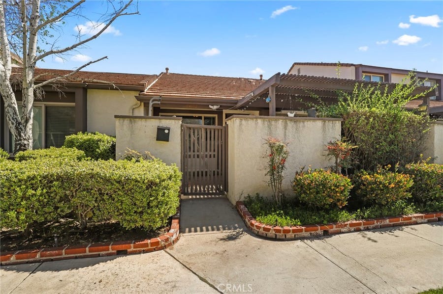 Property photo for 24662 Golfview Drive, Valencia, CA