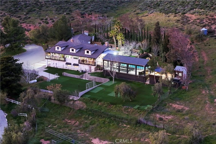 Property photo for 9557 Hierba, Agua Dulce, CA