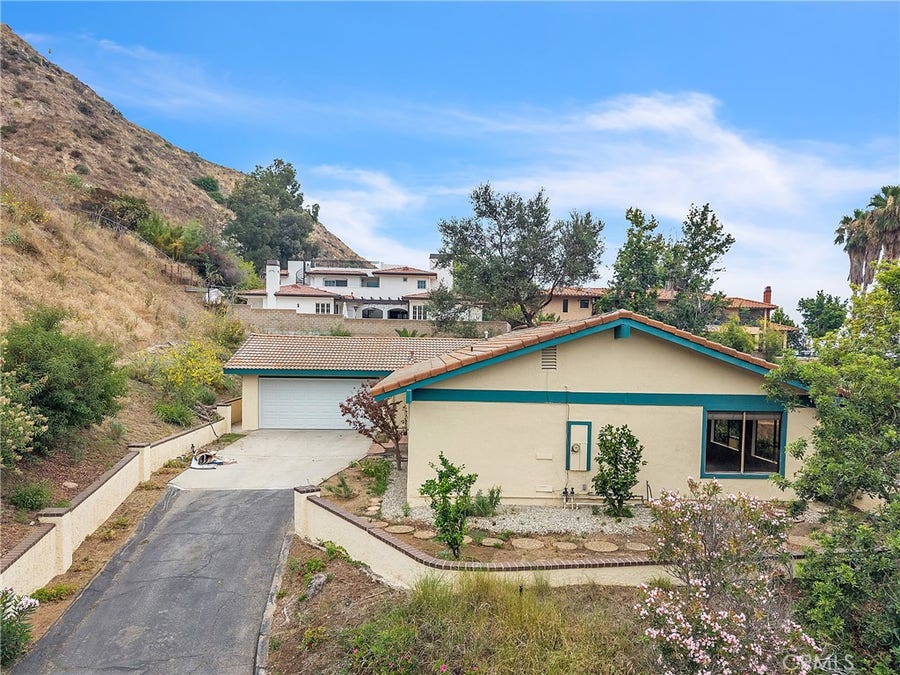 Property photo for 3825 Skycrest, Pasadena, CA
