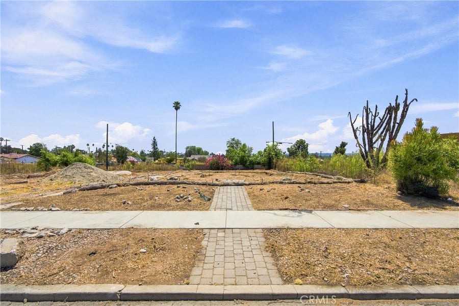 Property photo for 1008 Marcheta Street, Altadena, CA