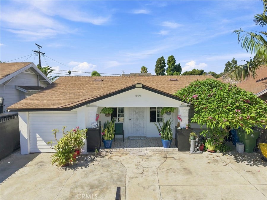 Property photo for 209 W 87th, Los Angeles, CA