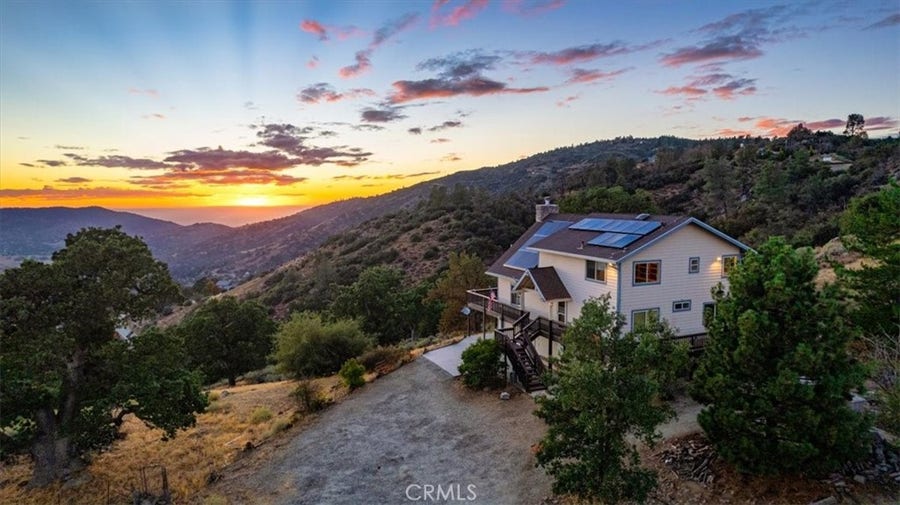 Property photo for 24145 Jacaranda Drive, Tehachapi, CA