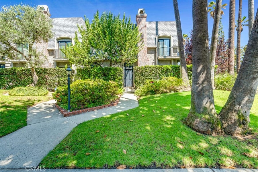 Property photo for 338 S Orange Grove, Pasadena, CA
