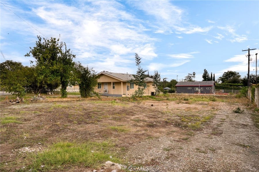 Property photo for 390 Figueroa Drive, Altadena, CA