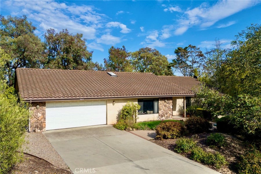 Property photo for 885 Ten Oaks Way, Nipomo, CA