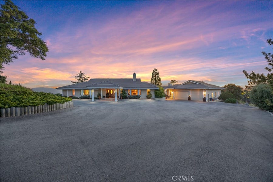 Property photo for 30300 Piebald Court, Tehachapi, CA