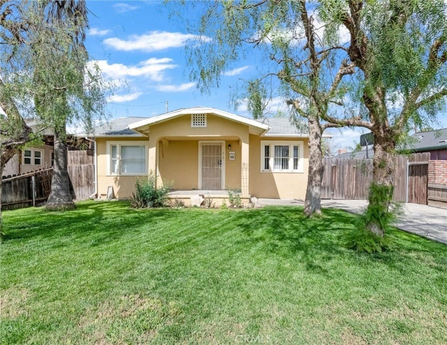 Property photo for 414 W Cameron, Hanford, CA