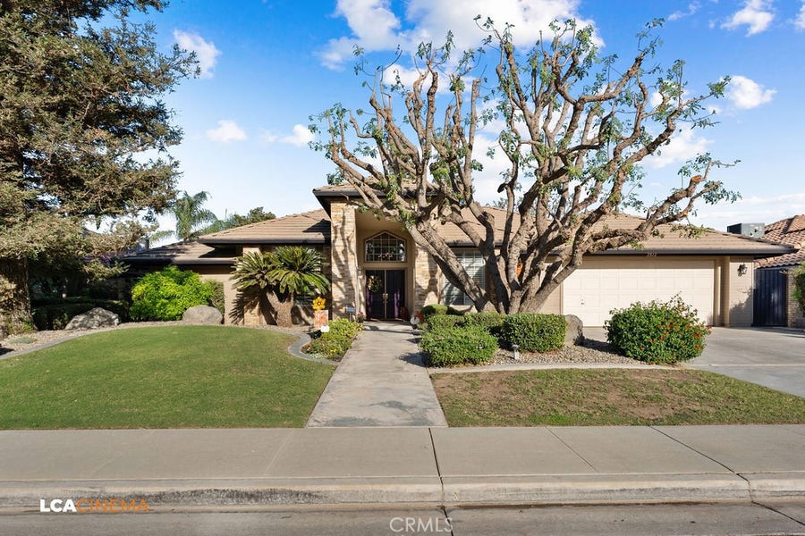 Property photo for 2512 Oak View Court, Bakersfield, CA
