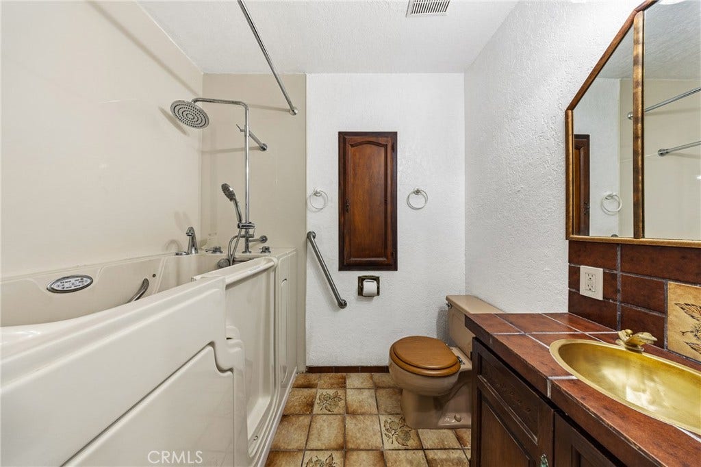 Main bathroom