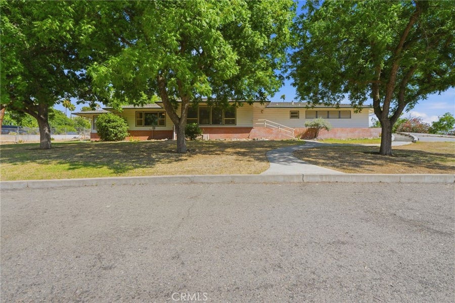 Property photo for 84 S Park Street, Porterville, CA