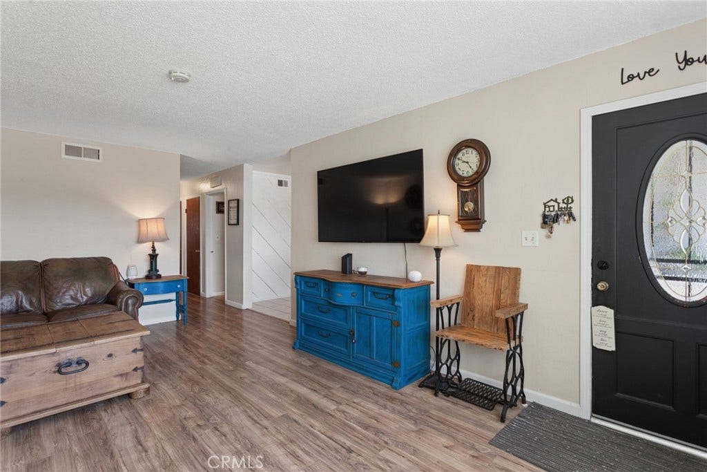 2053 Lockwood, Santa Maria, CA 93455 Living room