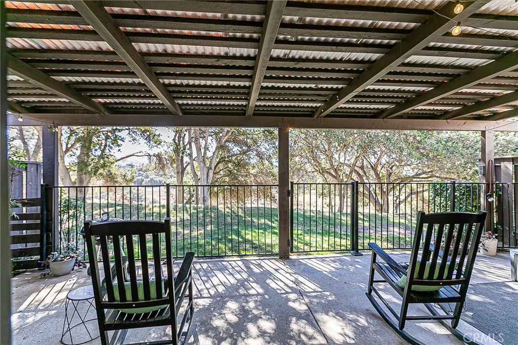 1124 Via Mavis, Santa Maria, CA 93455 1124 Via Mavis, Santa Maria, CA 93455