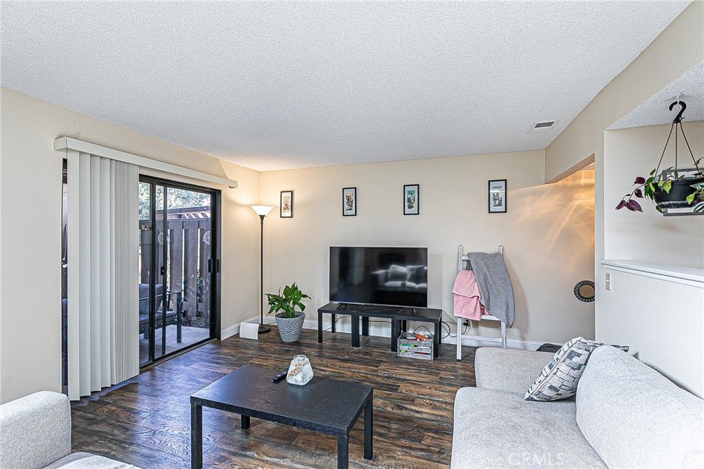 1124 Via Mavis, Santa Maria, CA 93455 1124 Via Mavis, Santa Maria, CA 93455