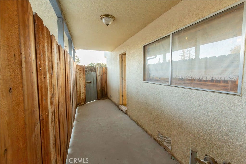 2440 E Howard, Visalia, CA 93292 2440 E Howard, Visalia, CA 93292