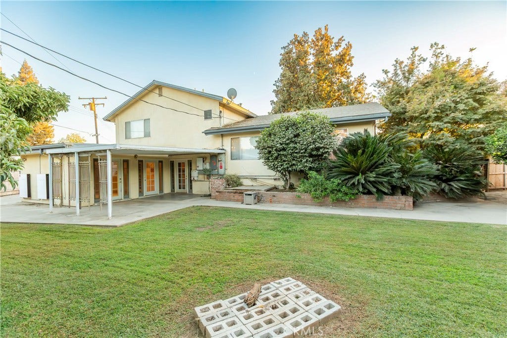 2440 E Howard, Visalia, CA 93292 2440 E Howard, Visalia, CA 93292