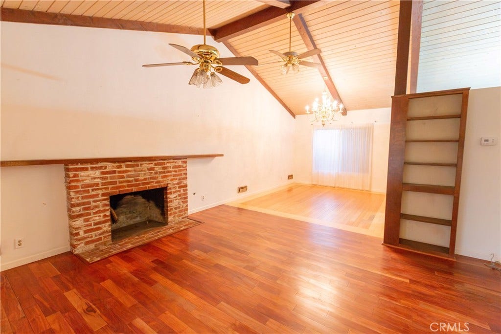 2440 E Howard, Visalia, CA 93292 2440 E Howard, Visalia, CA 93292