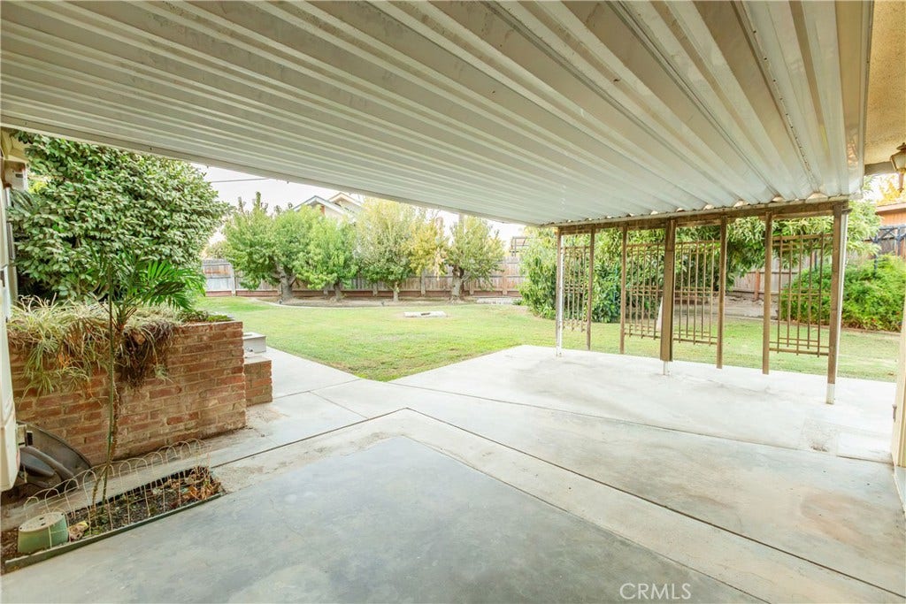 2440 E Howard, Visalia, CA 93292 2440 E Howard, Visalia, CA 93292
