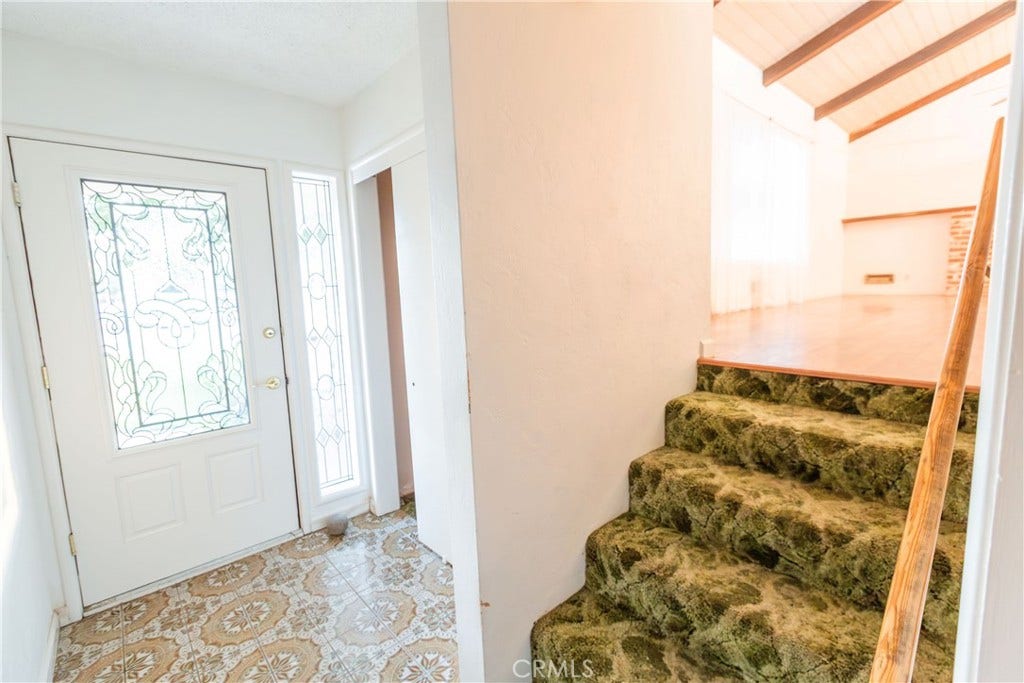 2440 E Howard, Visalia, CA 93292 2440 E Howard, Visalia, CA 93292