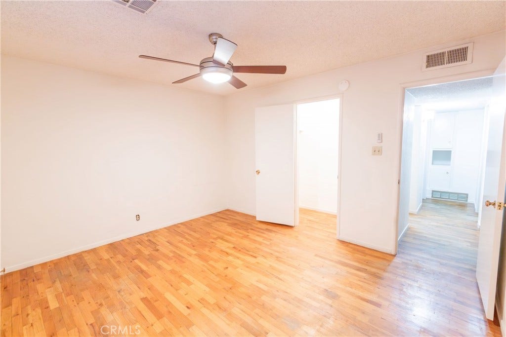 2440 E Howard, Visalia, CA 93292 2440 E Howard, Visalia, CA 93292