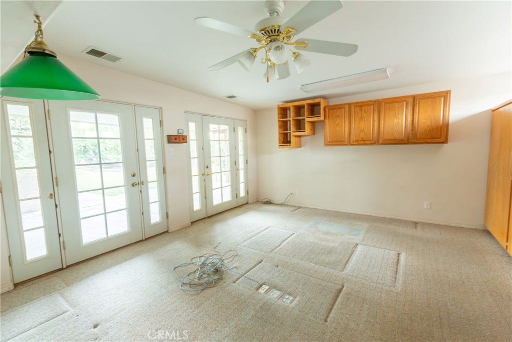 2440 E Howard, Visalia, CA 93292 2440 E Howard, Visalia, CA 93292