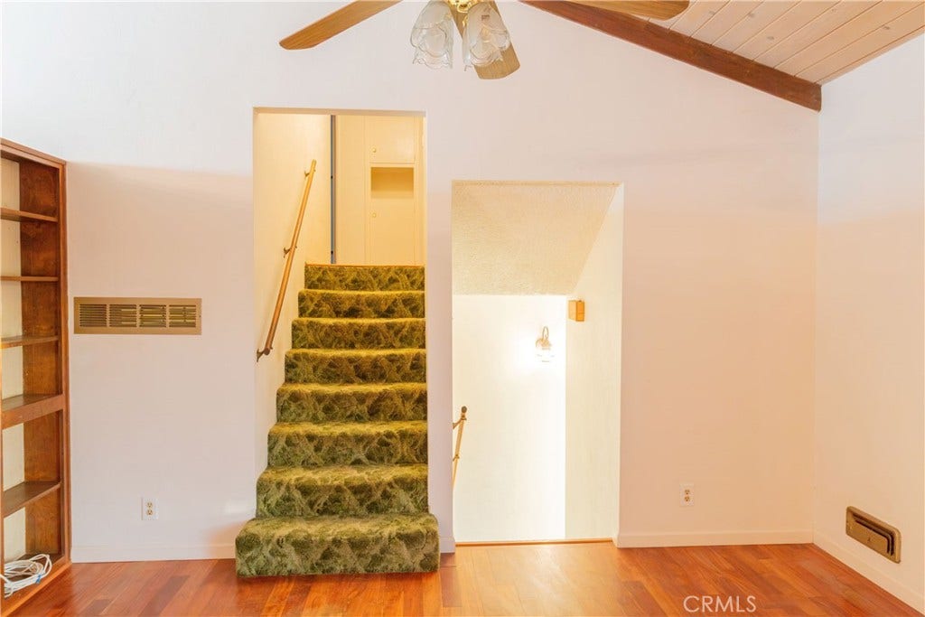 2440 E Howard, Visalia, CA 93292 2440 E Howard, Visalia, CA 93292