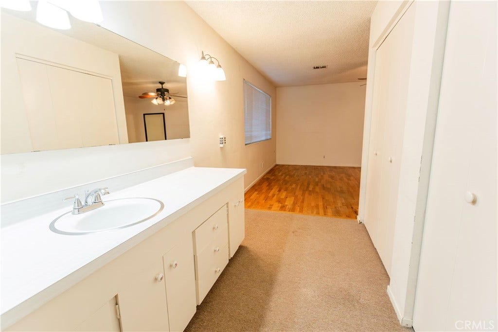 2440 E Howard, Visalia, CA 93292 2440 E Howard, Visalia, CA 93292