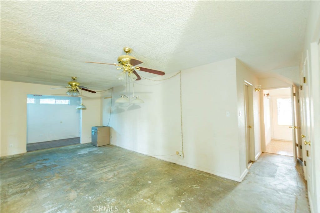2440 E Howard, Visalia, CA 93292 2440 E Howard, Visalia, CA 93292