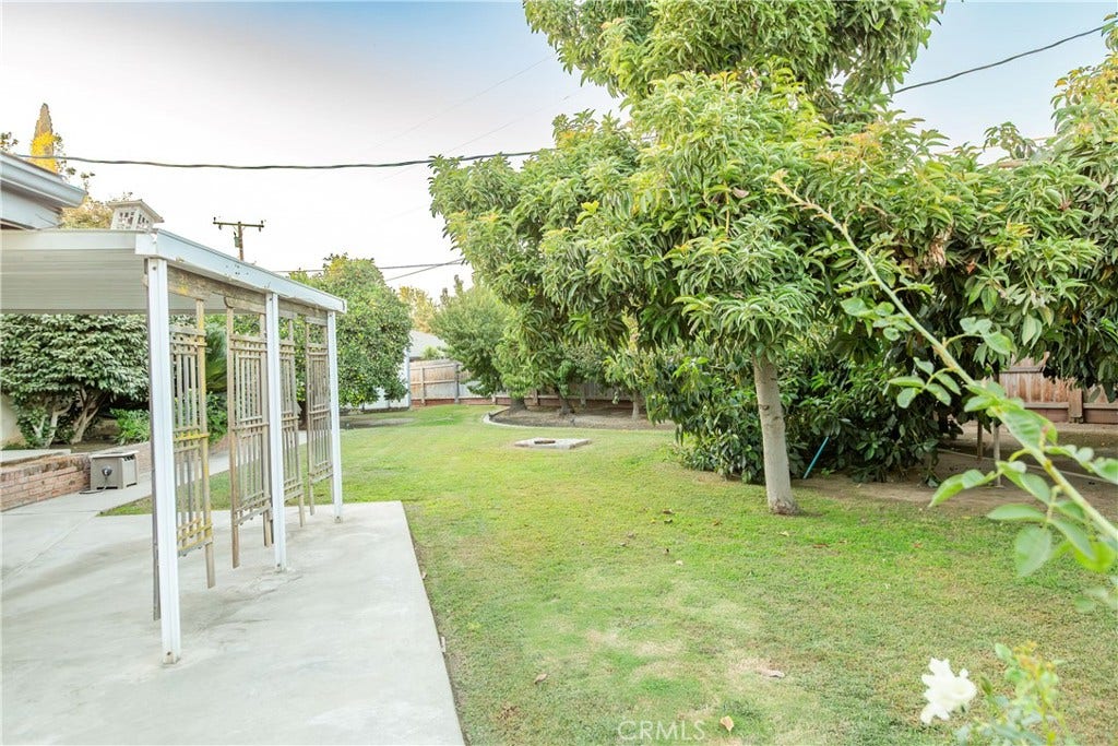 2440 E Howard, Visalia, CA 93292 2440 E Howard, Visalia, CA 93292