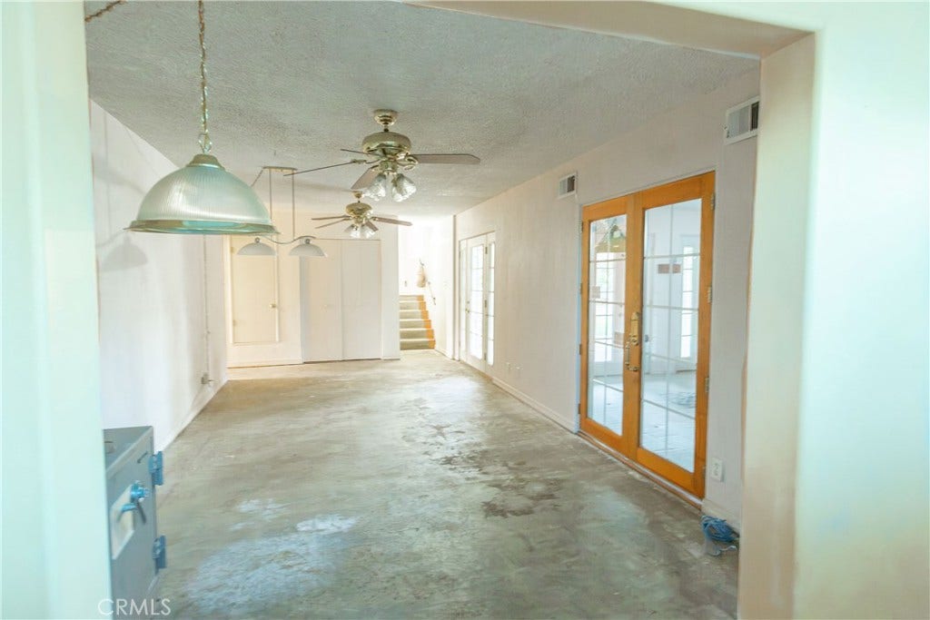 2440 E Howard, Visalia, CA 93292 2440 E Howard, Visalia, CA 93292