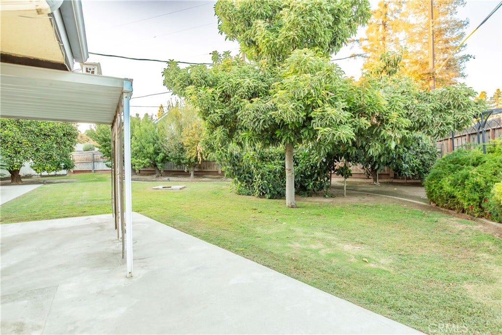 2440 E Howard, Visalia, CA 93292 2440 E Howard, Visalia, CA 93292