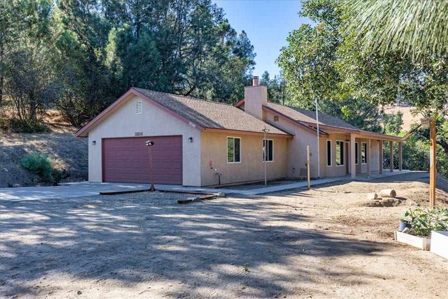 Property photo for 25340 Deertrail, Tehachapi, CA