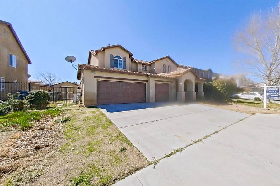 Property photo for 6048 Oak Fence Lane, Lancaster, CA