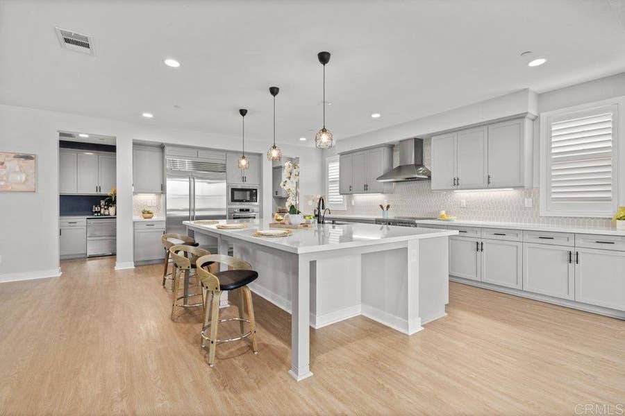 Property photo for 39210 Stallion Drive, Palmdale, CA