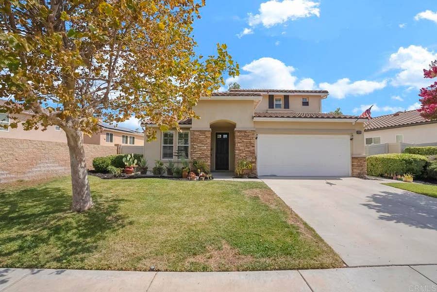 Property photo for 38292 Taylor Ln, Murrieta, CA