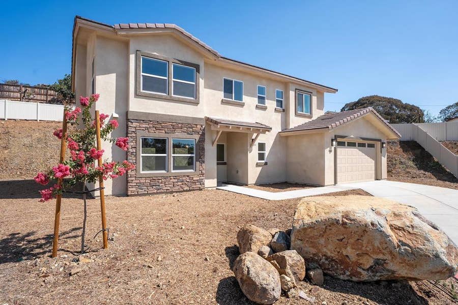 Property photo for 3880 Rojo Tierra Rd, La Mesa, CA