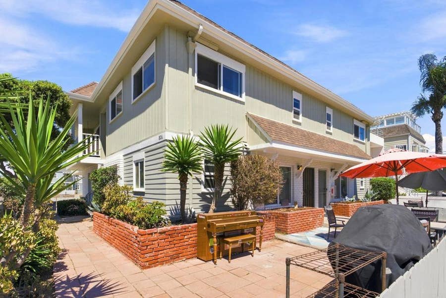 Property photo for 806 Manhattan Ct, San Diego, CA