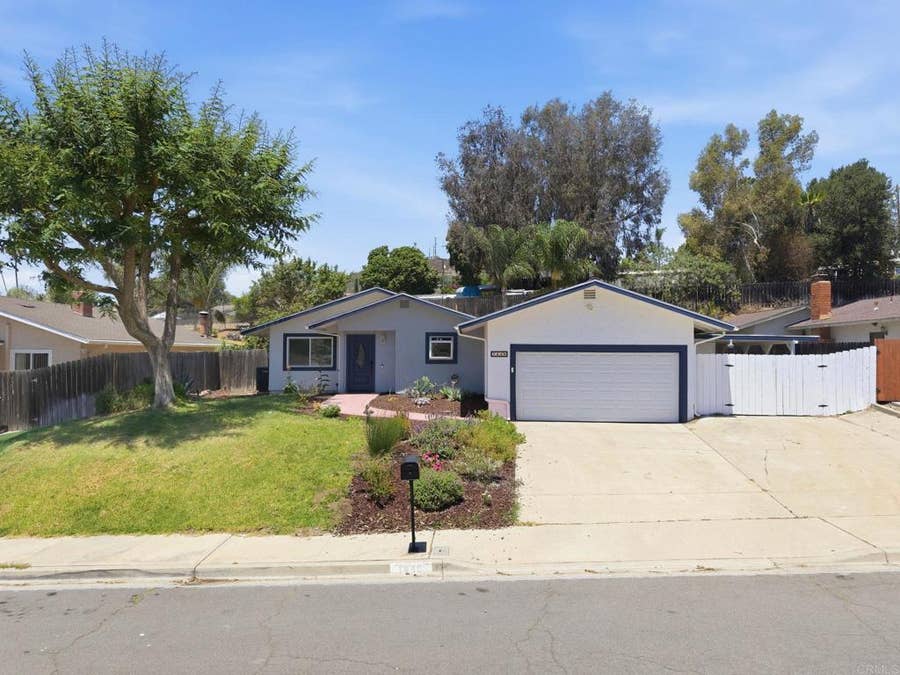 Property photo for 1448 Esperanza Way, Escondido, CA