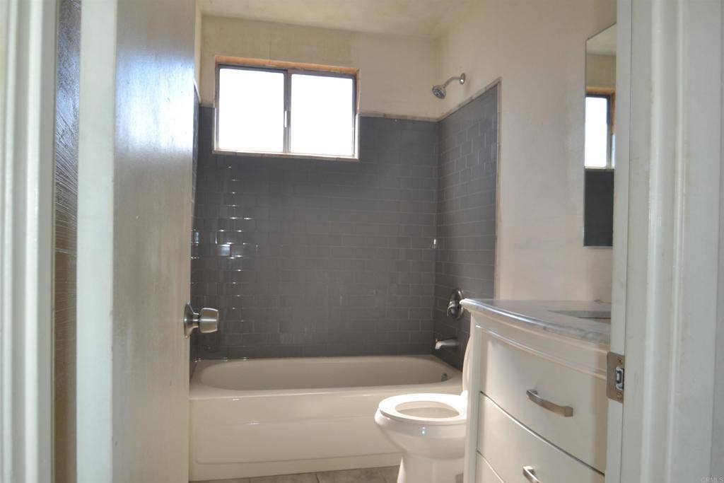 10343 Woodwayne Drive, Santee, CA 92071 10343 Woodwayne Drive, Santee, CA 92071