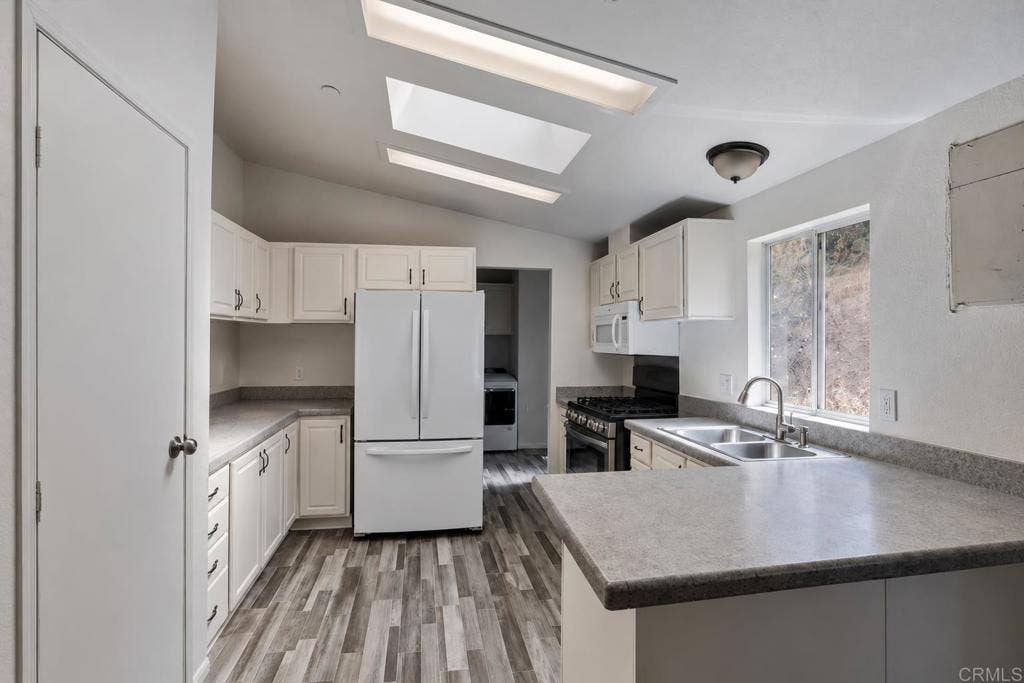 1020 Silverbrook Drive, El Cajon, CA 92019 1020 Silverbrook Drive, El Cajon, CA 92019