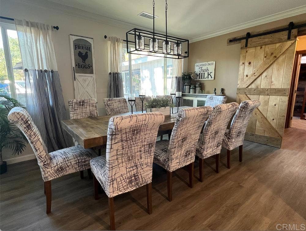 Dining Area - BRIDAL SUITE