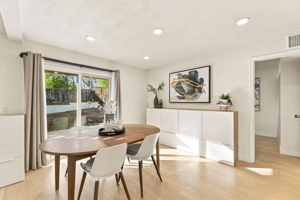 2343 Fair Oak Ct, Escondido, CA 92026