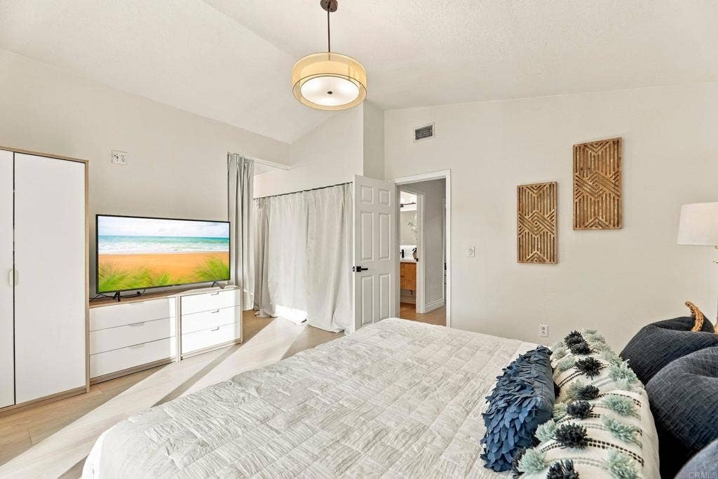 2343 Fair Oak Ct, Escondido, CA 92026